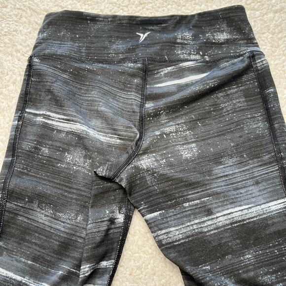 Old Navy Cropped Gray Black Leggings Small - Picture 6 of 9